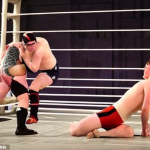 Artistic representation for Wrestling helped Scots teen who weighed 29st to lose over third of bodyweight